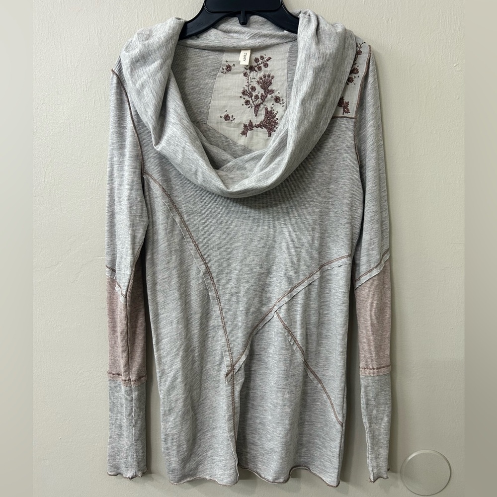 Tiny Anthropologie Floral Embroidered Patchwork Cowl Neck Long Sleeve Top Sz M